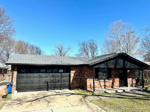 1104 SW 4th St, Wagoner, OK 74467