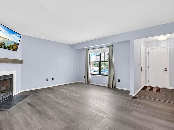5th image of 1261 Somerset Way
