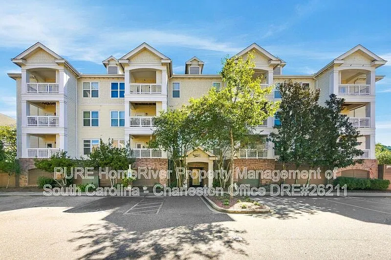 2244 Ashley Crossing Dr #211