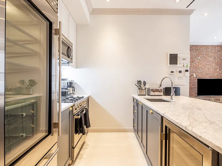 808 Lexington Ave #3 — Photo 12