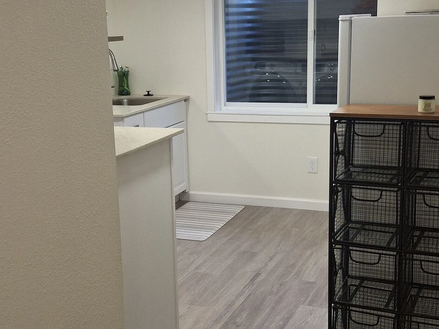 333 Gladstone Cir — Photo 2