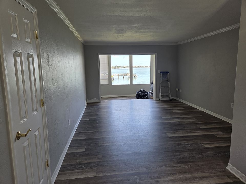 1st image of 210 126th Ave APT 4