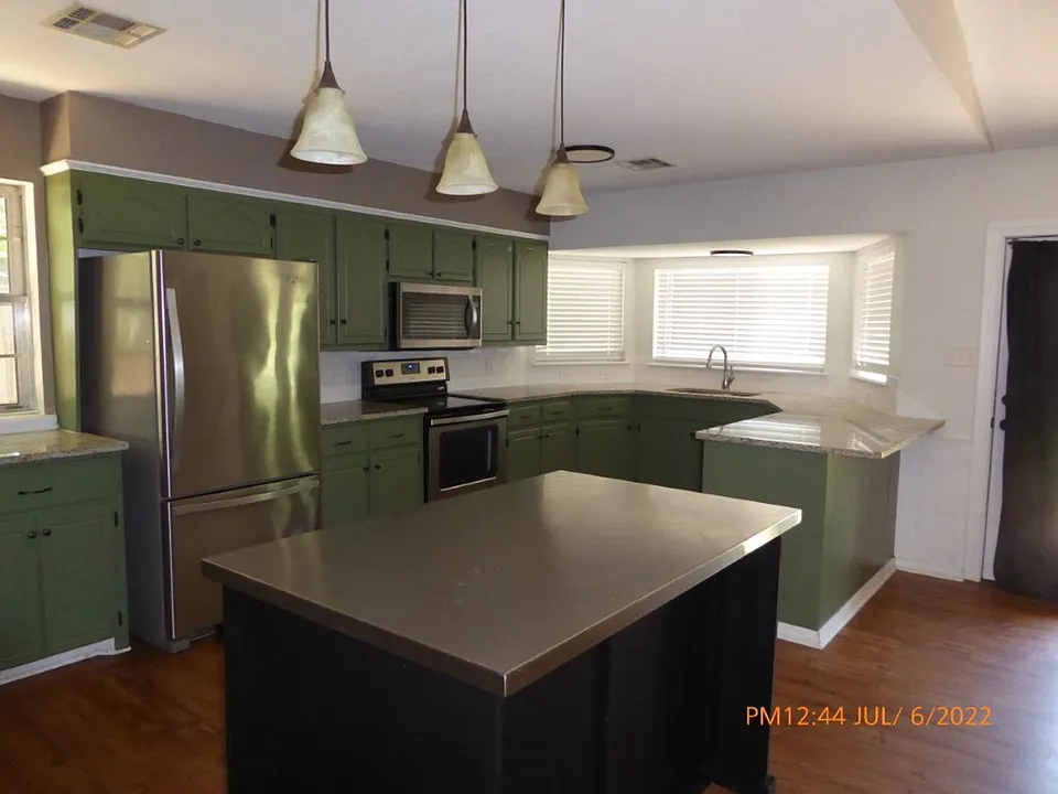 2315 NE Village Dr