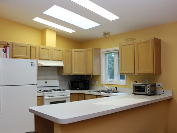 5th image of 2701 Bluegrass Ct