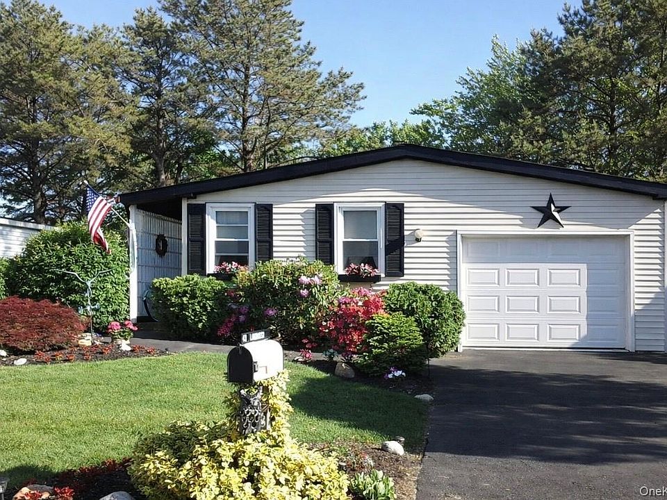 1st image of 43 Village Circle S