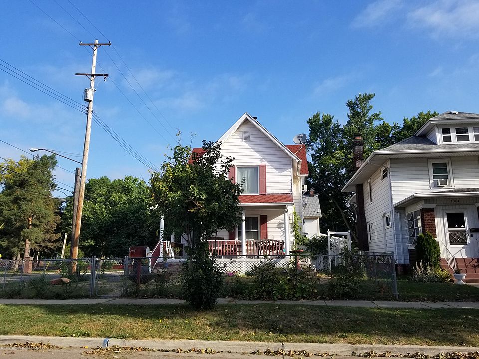 1st image of 528 W Grand River Ave