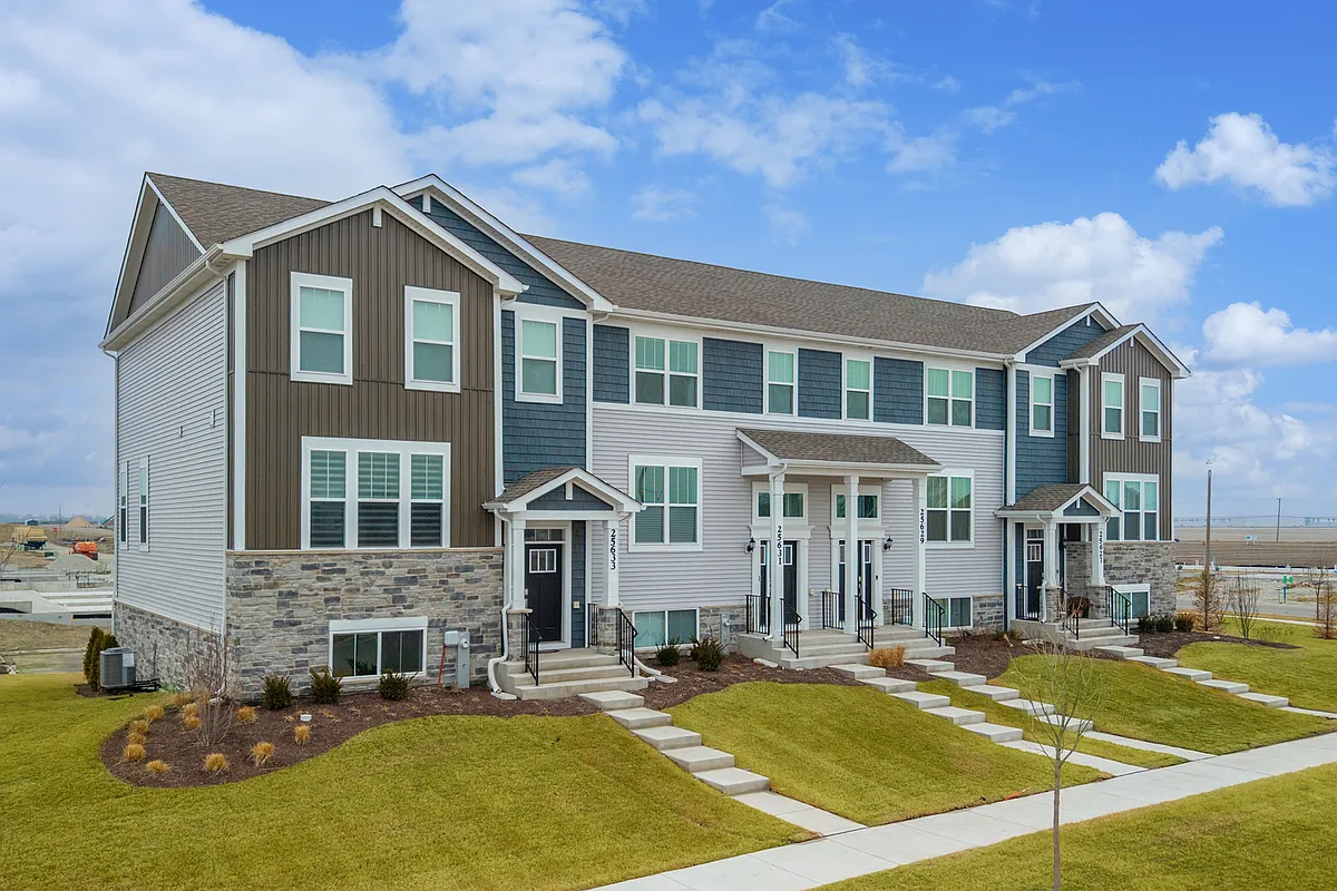 Building Photo - 25631 W Wakefield Dr