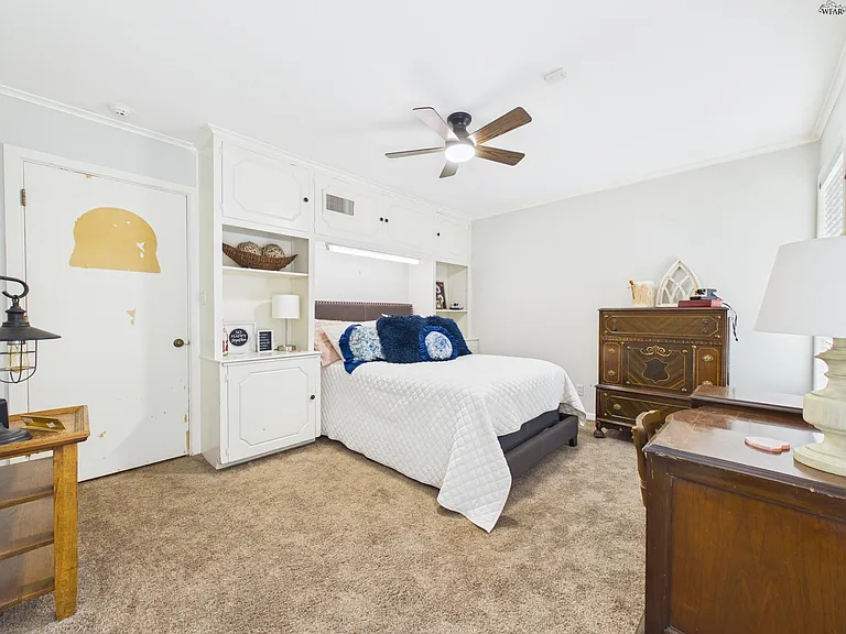 5501 Seymour Hwy — Photo 15