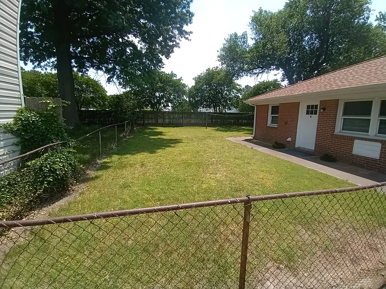 223 Woodview Ave — Photo 13