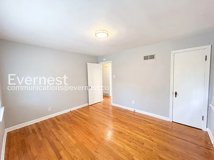 5436 Bancroft Ave — Photo 15