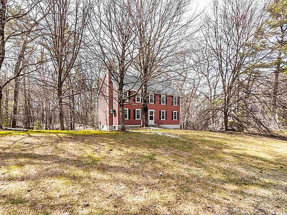 3rd image of 33 Lawson Farm Road