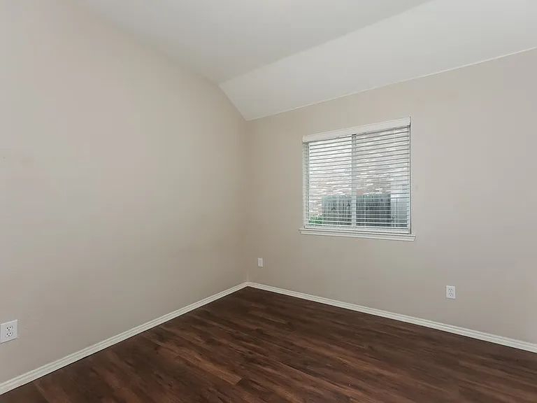 1016 Winding Creek Dr — Photo 12