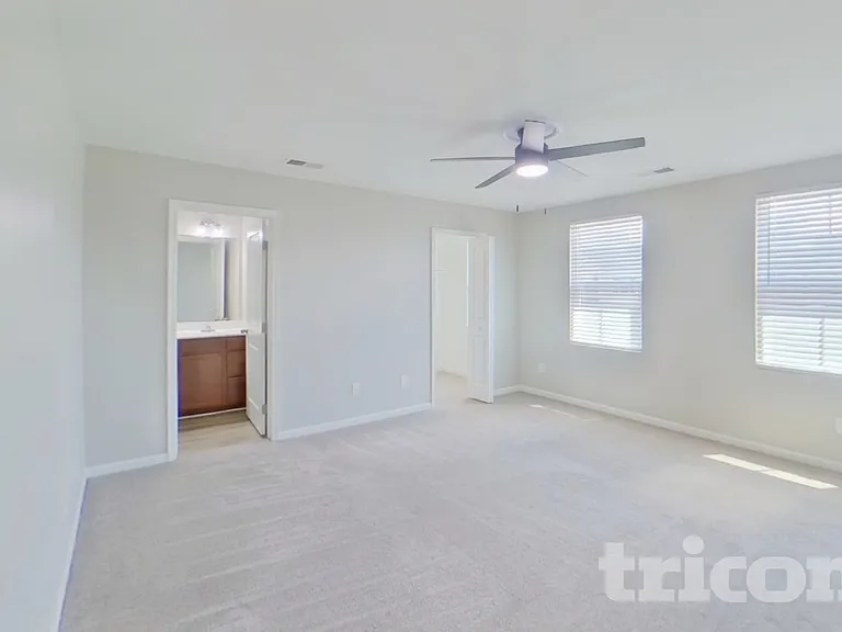656 McCormick Ln — Photo 6