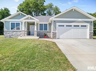 79 Firefly Ct, Chatham, IL