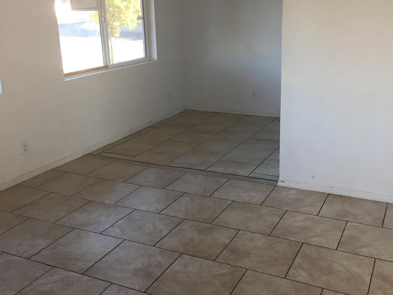 3401 Lafayette Drive NE — Photo 3