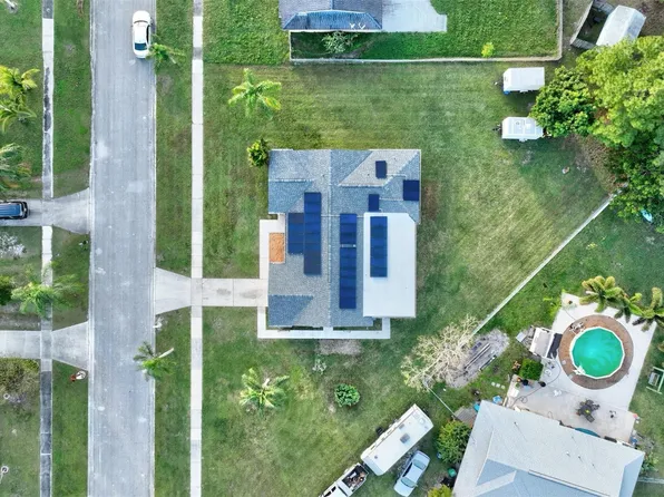 201 SW Dabney Drive, Port St Lucie, FL 34983