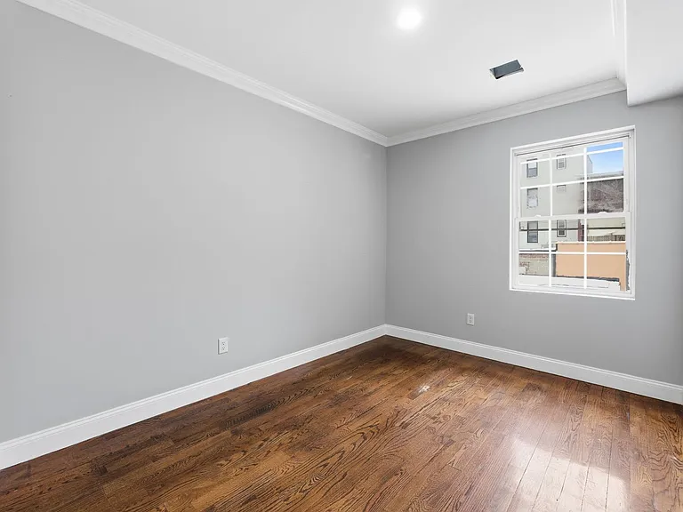 168 New York Ave #1 — Photo 4