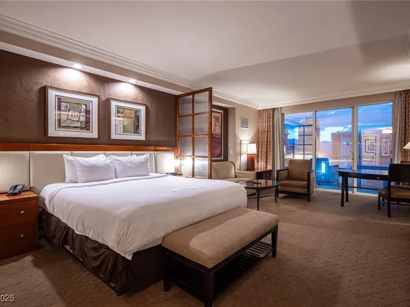 135 Harmon Ave #1017, Las Vegas, NV 89109