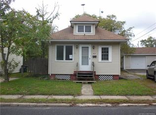213 Center St, Tuckerton, NJ 08087