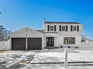 22 Willow Ridge Rd, Marlton, NJ 08053