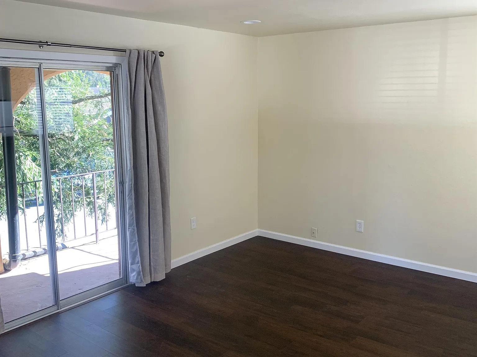 2813 Saint Paul Drive - 3 — Photo 4