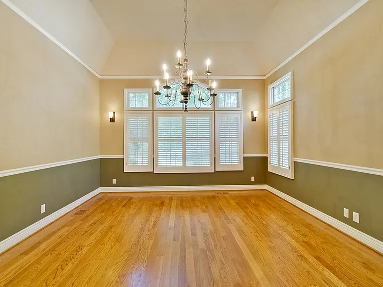 1150 Meredith Ave — Photo 19