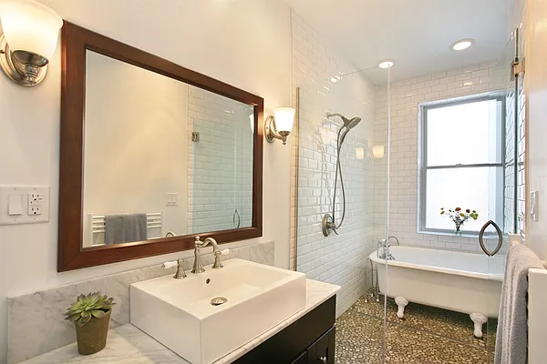 Sold by Corcoran | media 21