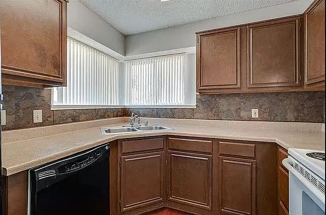 246 Stallion Dr — Photo 11