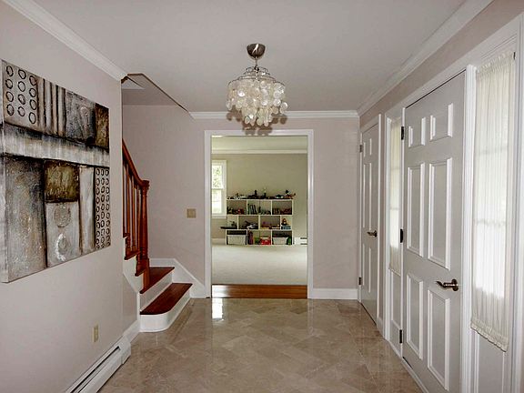 4th image of 5411 White Oak Rd