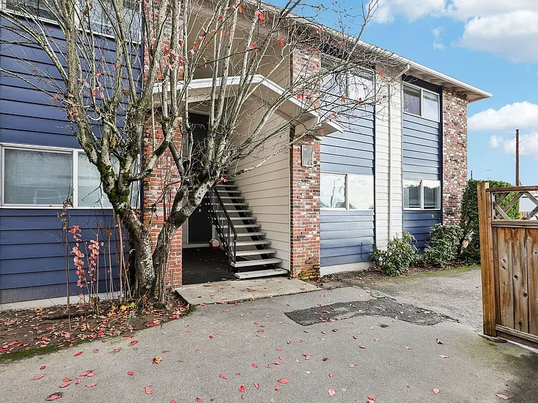 PARK PLACE APARTMENTS - YOUR HOME IS HERE! - UP TO 6 WEEKS FREE! — Photo 2