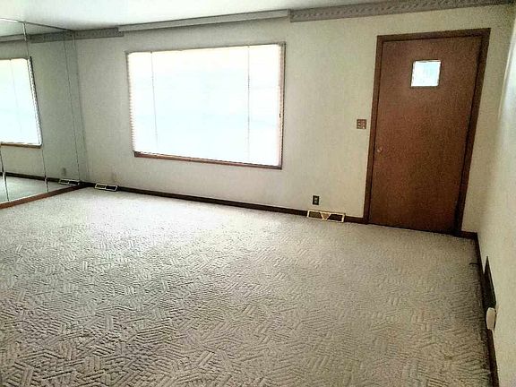 5th image of 310 Whittemore Dr