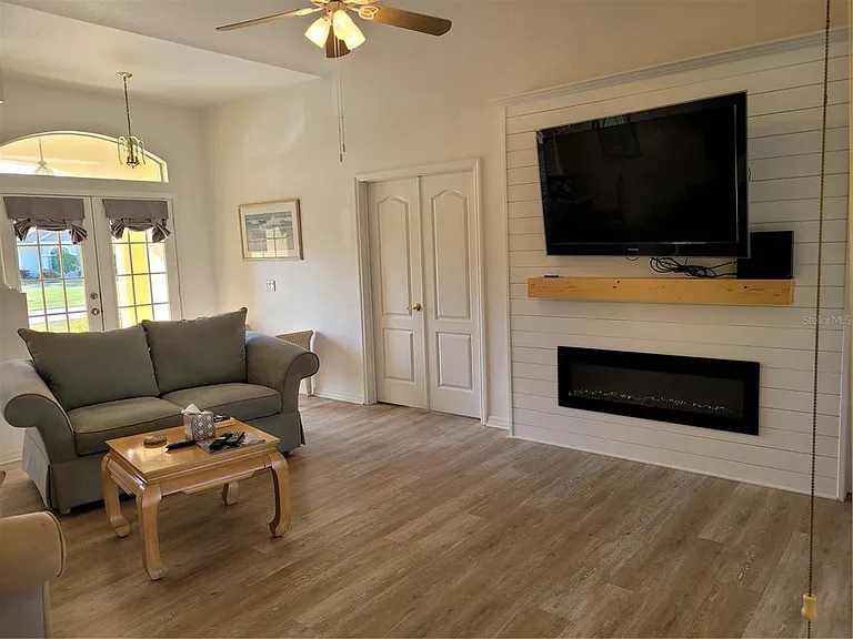 72 Long Meadow Ct — Photo 5