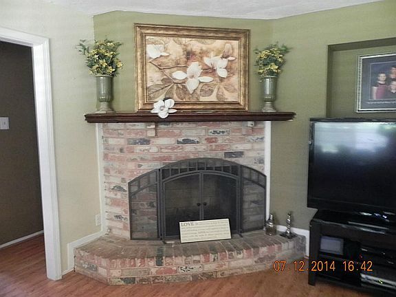 CORNER FIREPLACE WOOD