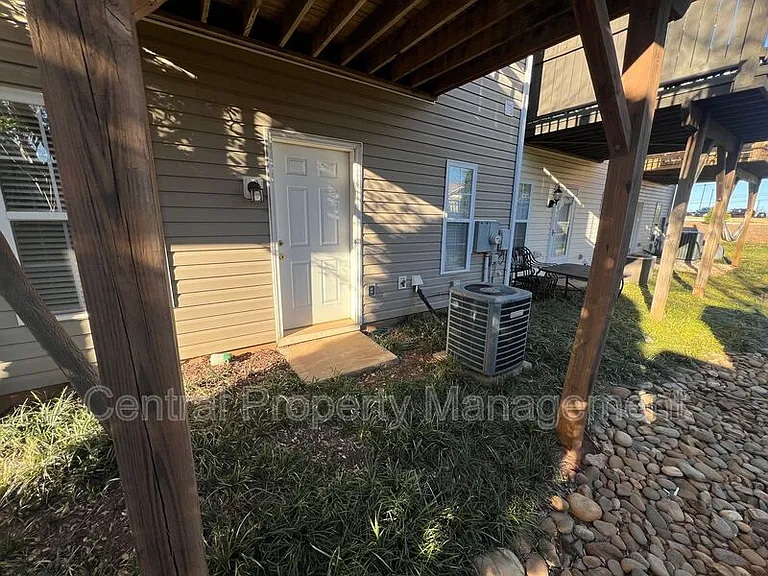 104 Chalet Pl — Photo 26