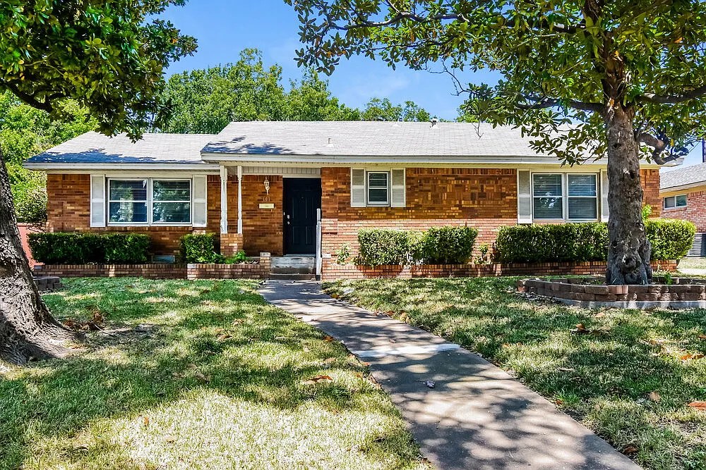 3 bed, 2.0 bath, 1790 sqft, $2,225 — Photo 1
