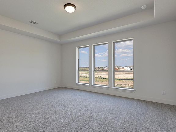 4th image of 250 Violet Way