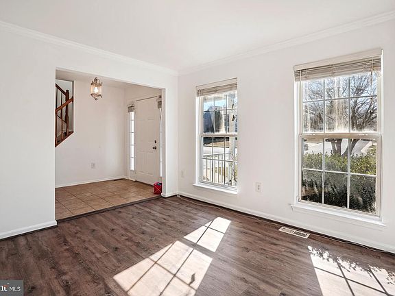 4th image of 13857 Redford Ln
