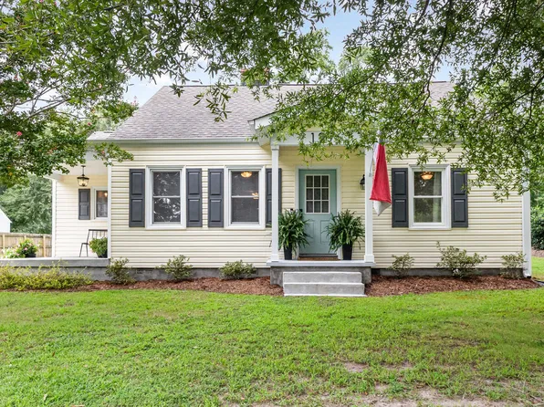 127 W Young St, Rolesville, NC 27571