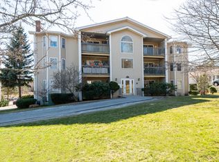 220 High St APT 10, Ipswich, MA 01938