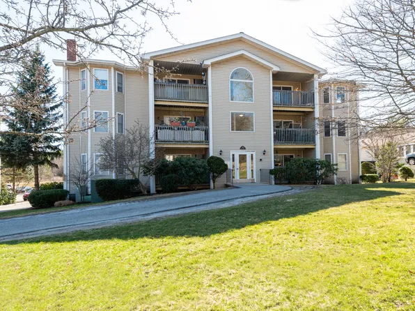 220 High St APT 10, Ipswich, MA 01938