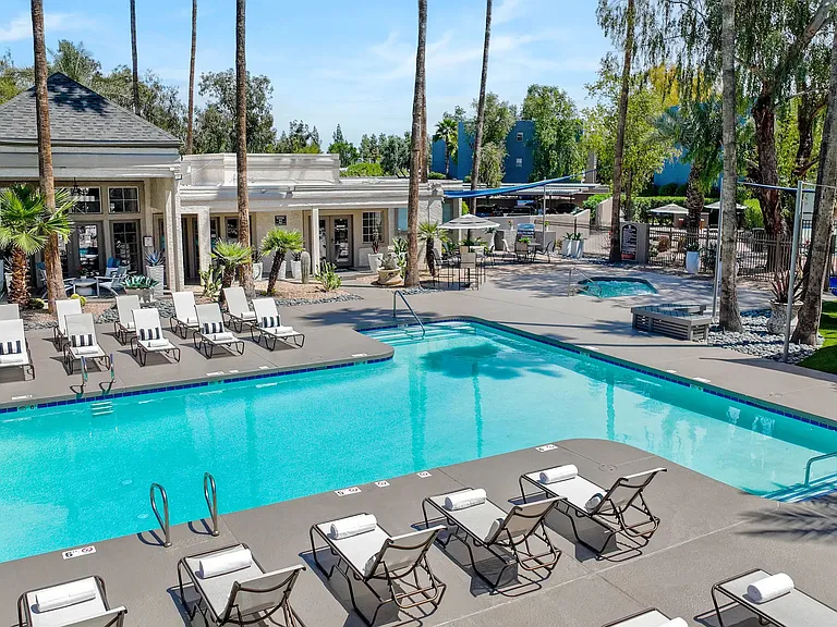 Plunge into our sparkling pool at Beacon at 601 Apartments in Mesa, Arizona, and leave your worries behind. Our resort-style pool is the perfect place to cool off on a hot day.