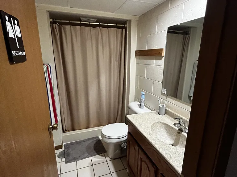 1215 State St #1 — Photo 11