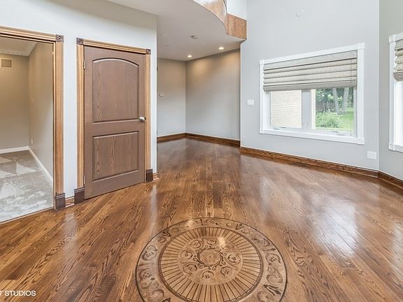3rd image of 364 Geri Ln