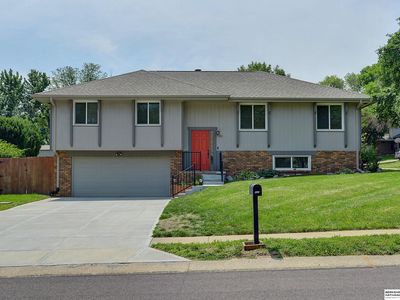 901 Claudine Ave, Papillion, NE, 68046
