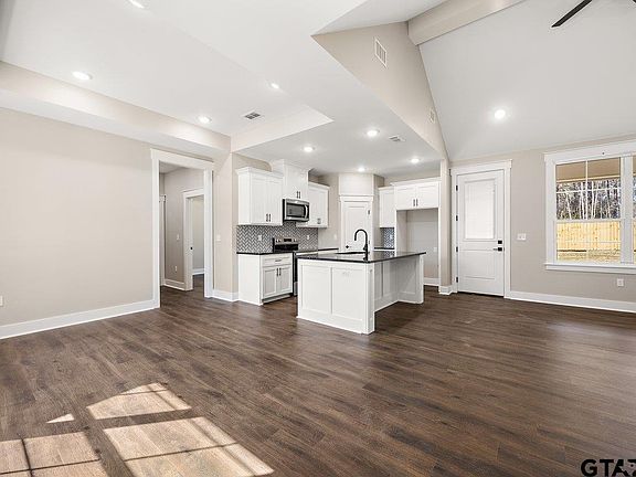 5th image of 202 Jordan St