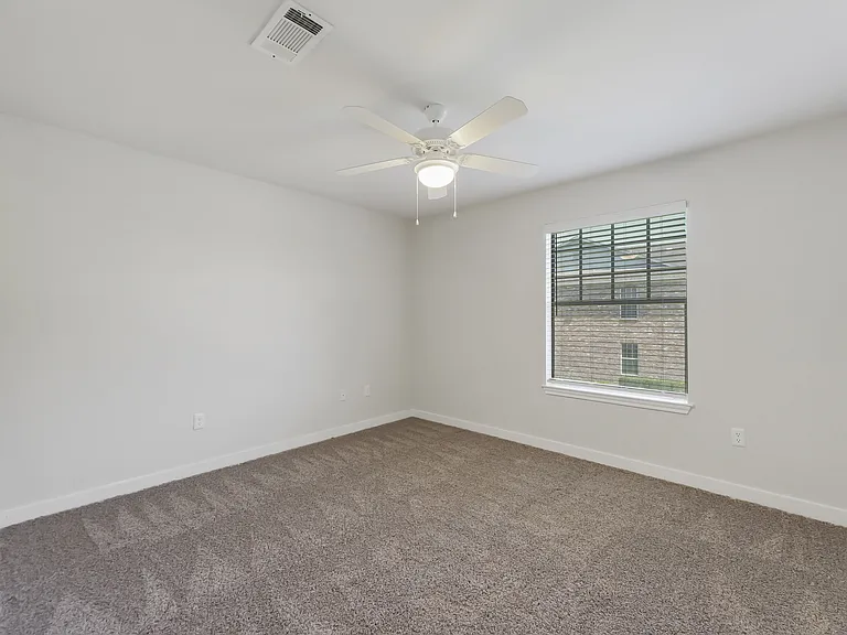 Lakeside Apartments — Photo 11