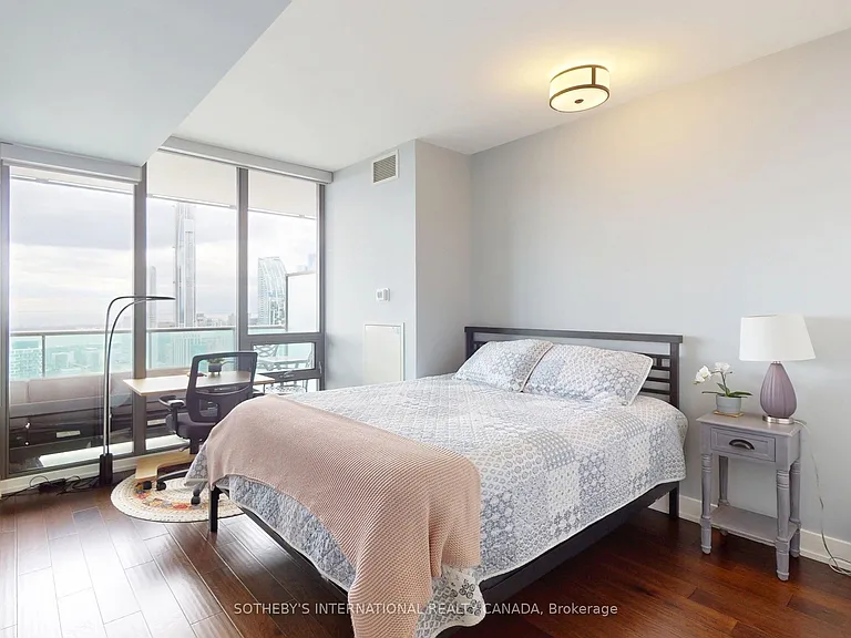 33 Lombard St #4204 — Photo 22