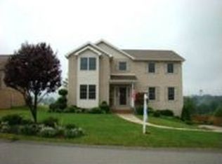1072 Finchley Rd, North Huntingdon, PA 15642