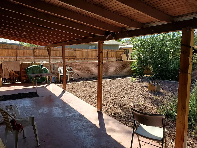 2816 E 5th St — Photo 22