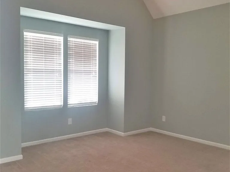 411 Cyrus Thompson Dr — Photo 7